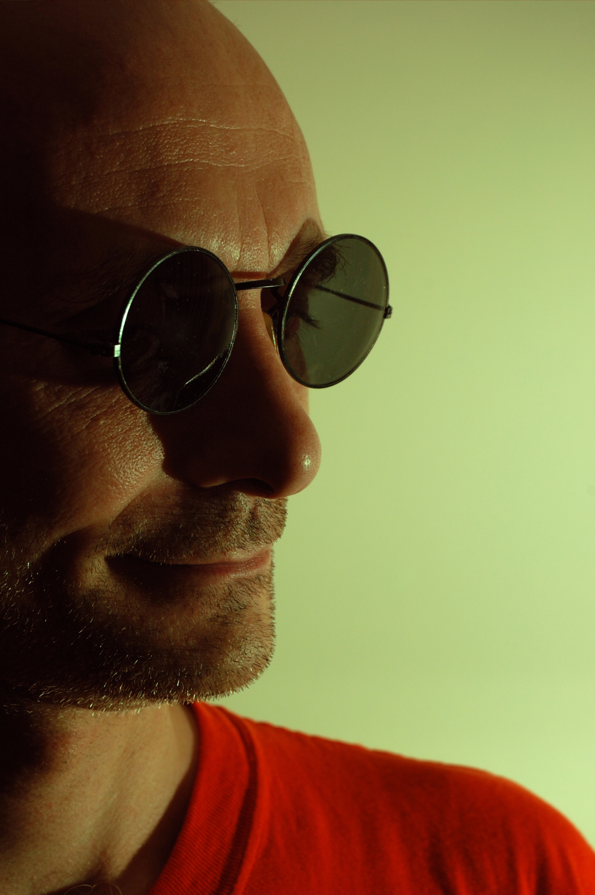 Autorretrato con barba y lentes