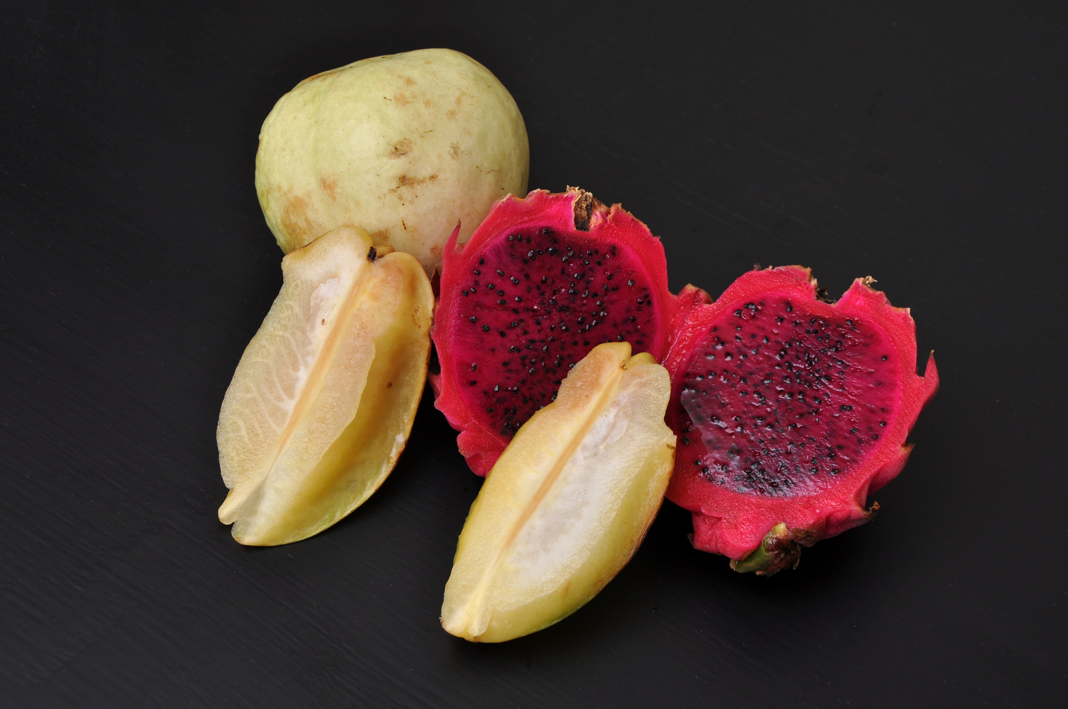 Averrhoa carambola, Guayaba y Fruta del Dragón (2)