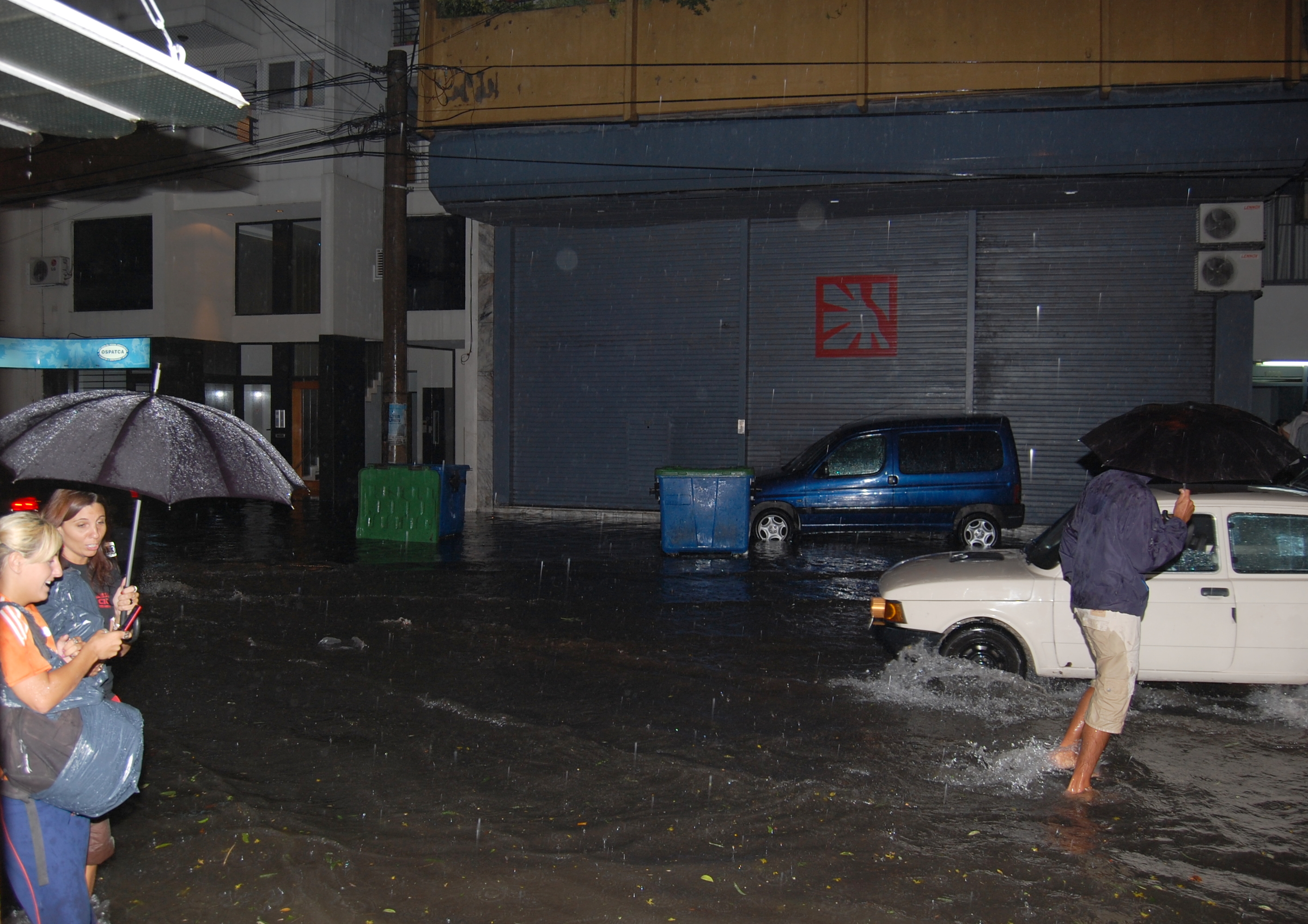 Calle Corrientes inundada