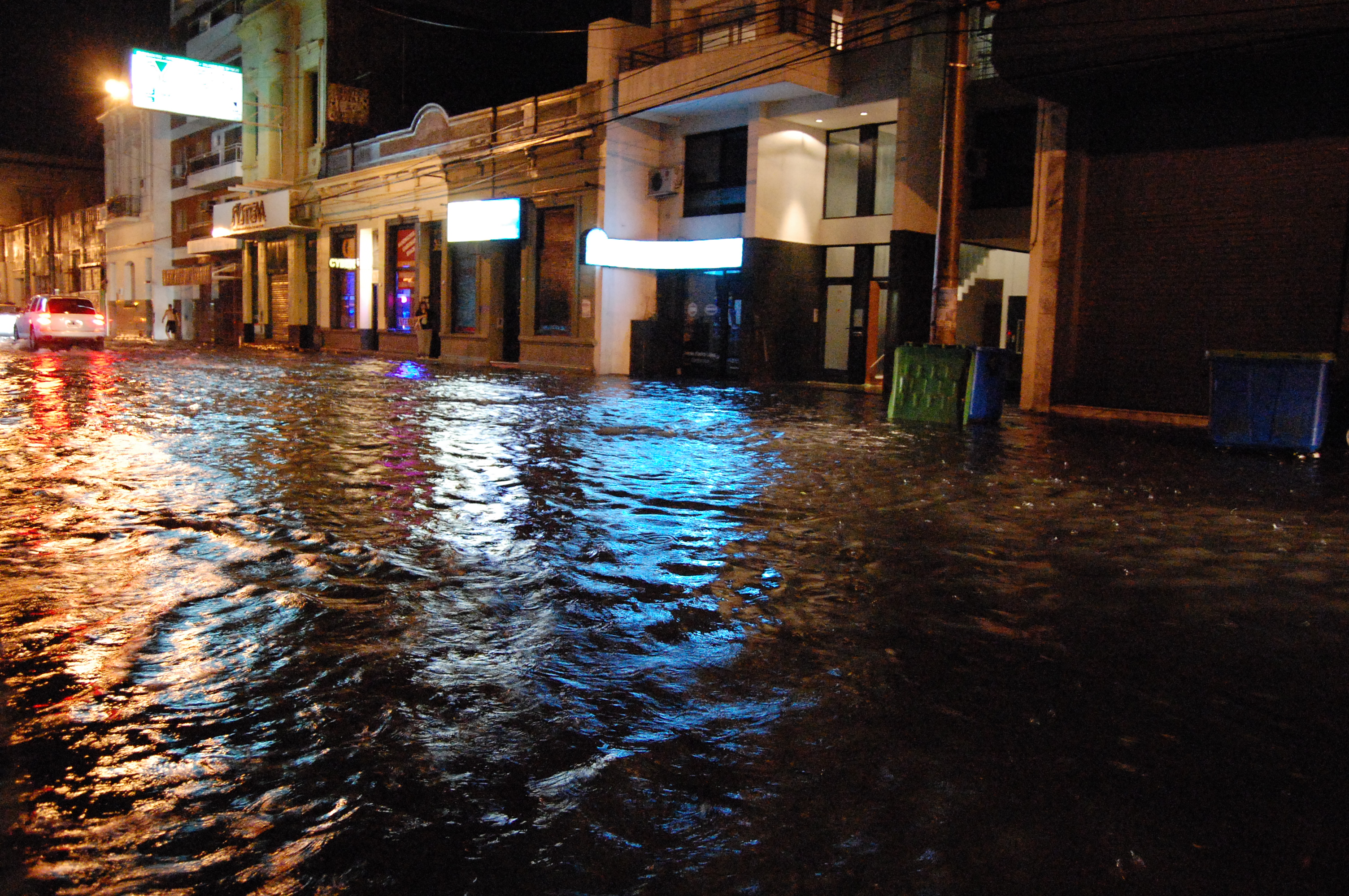 Calle Corrientes inundada