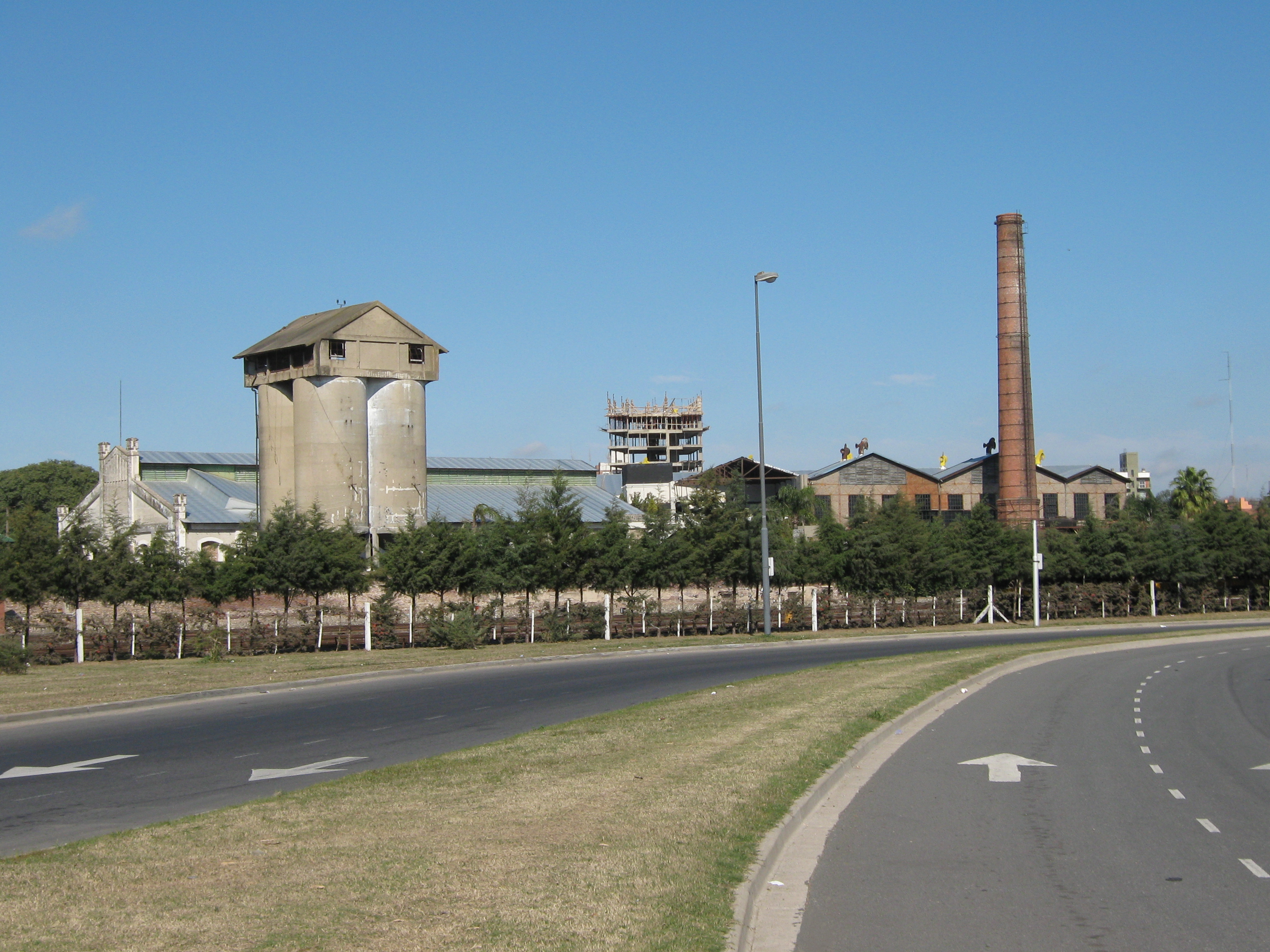 Chimenea en el Barrio Industrial