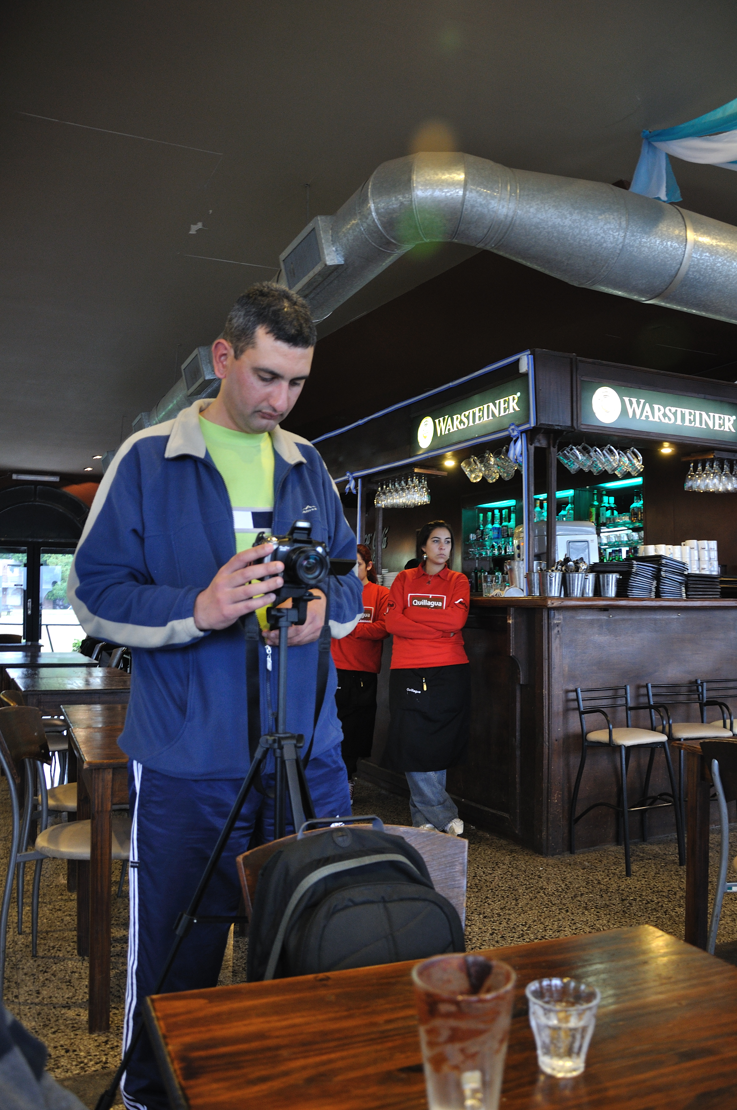 Diego concentrado preparando la foto grupal