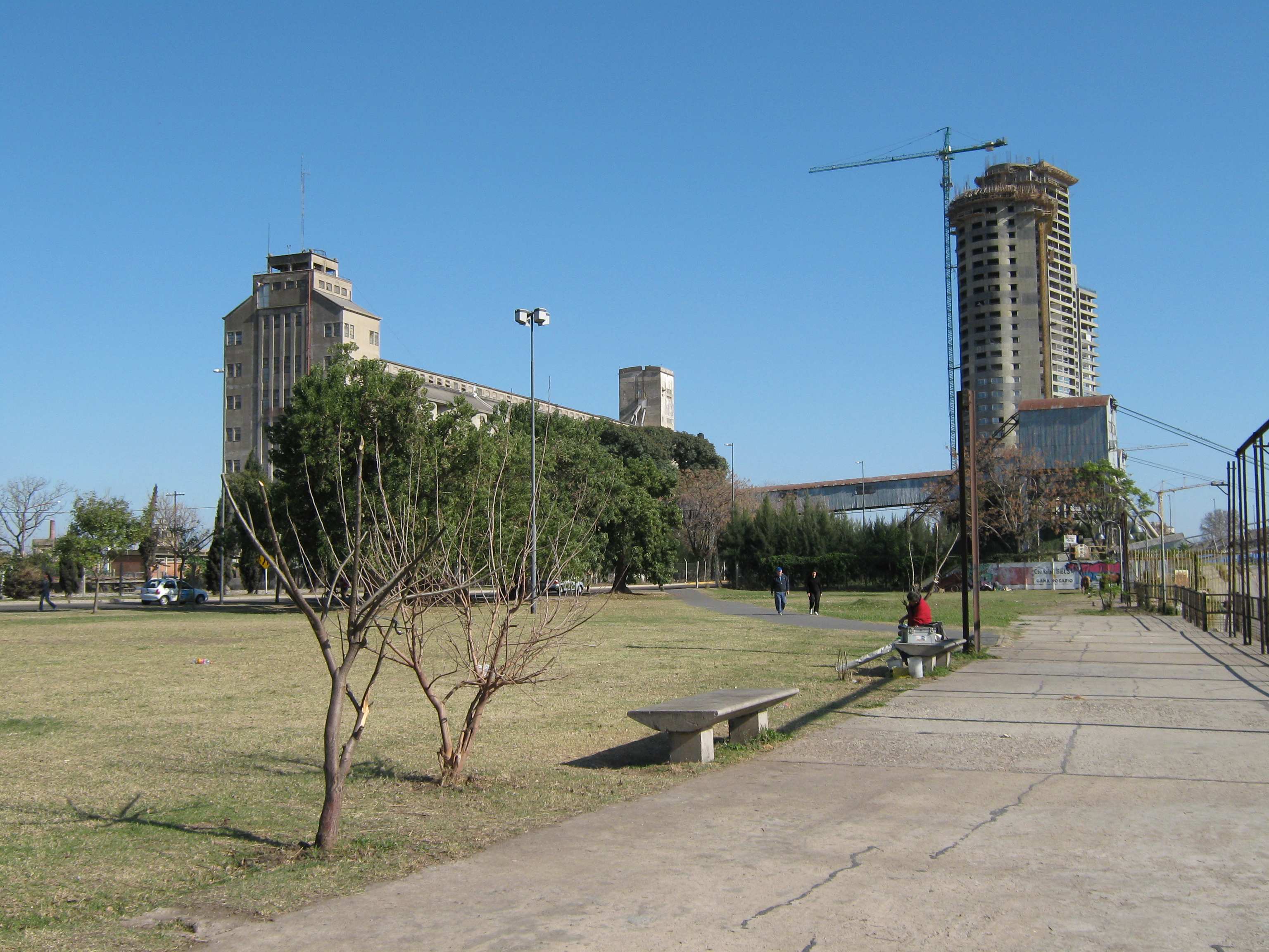 Edificios Dolphin Guaraní en construccion en la costanera