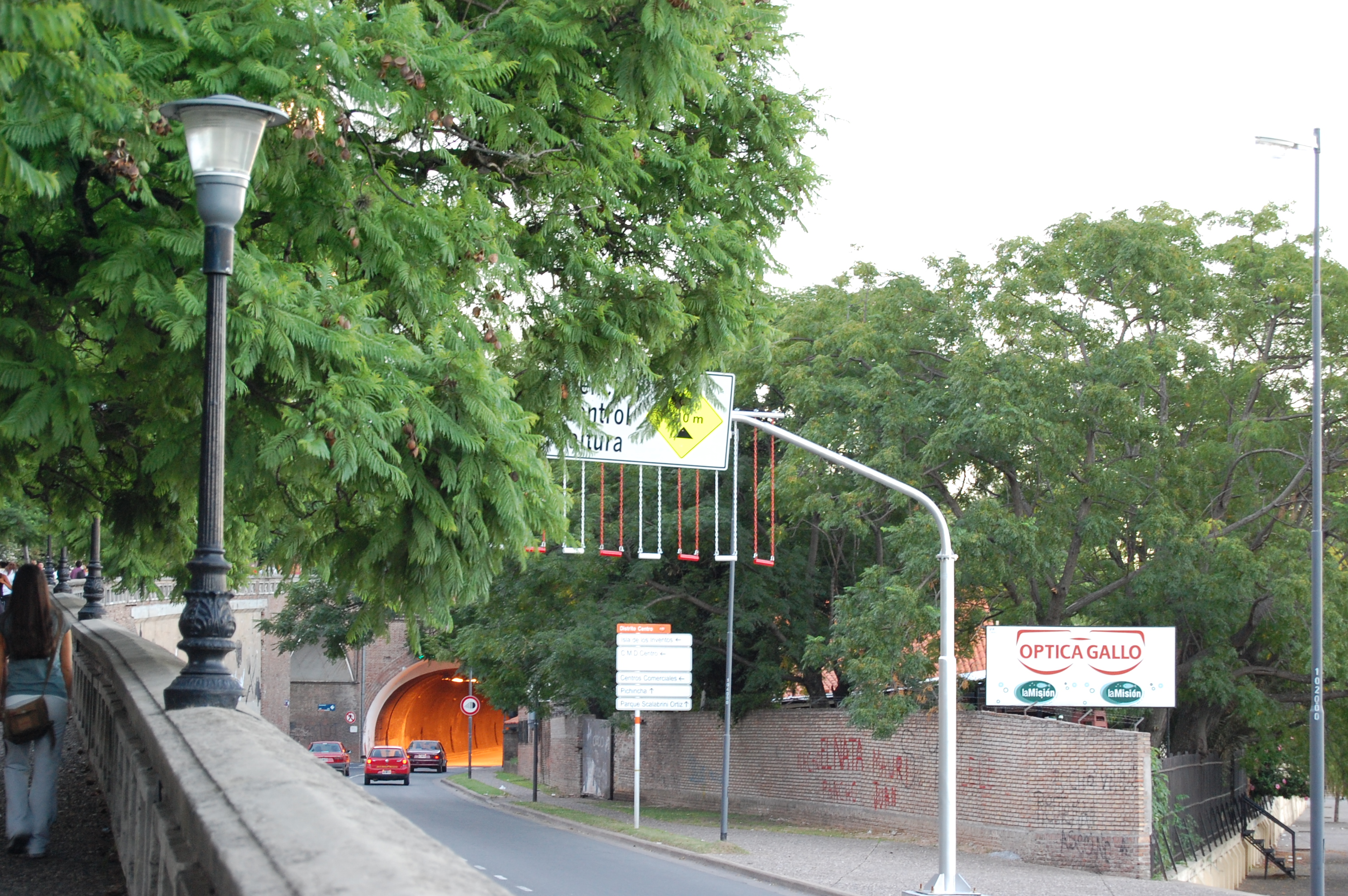 El pasaje Arturo Umberto Illia y la entrada del tunel
