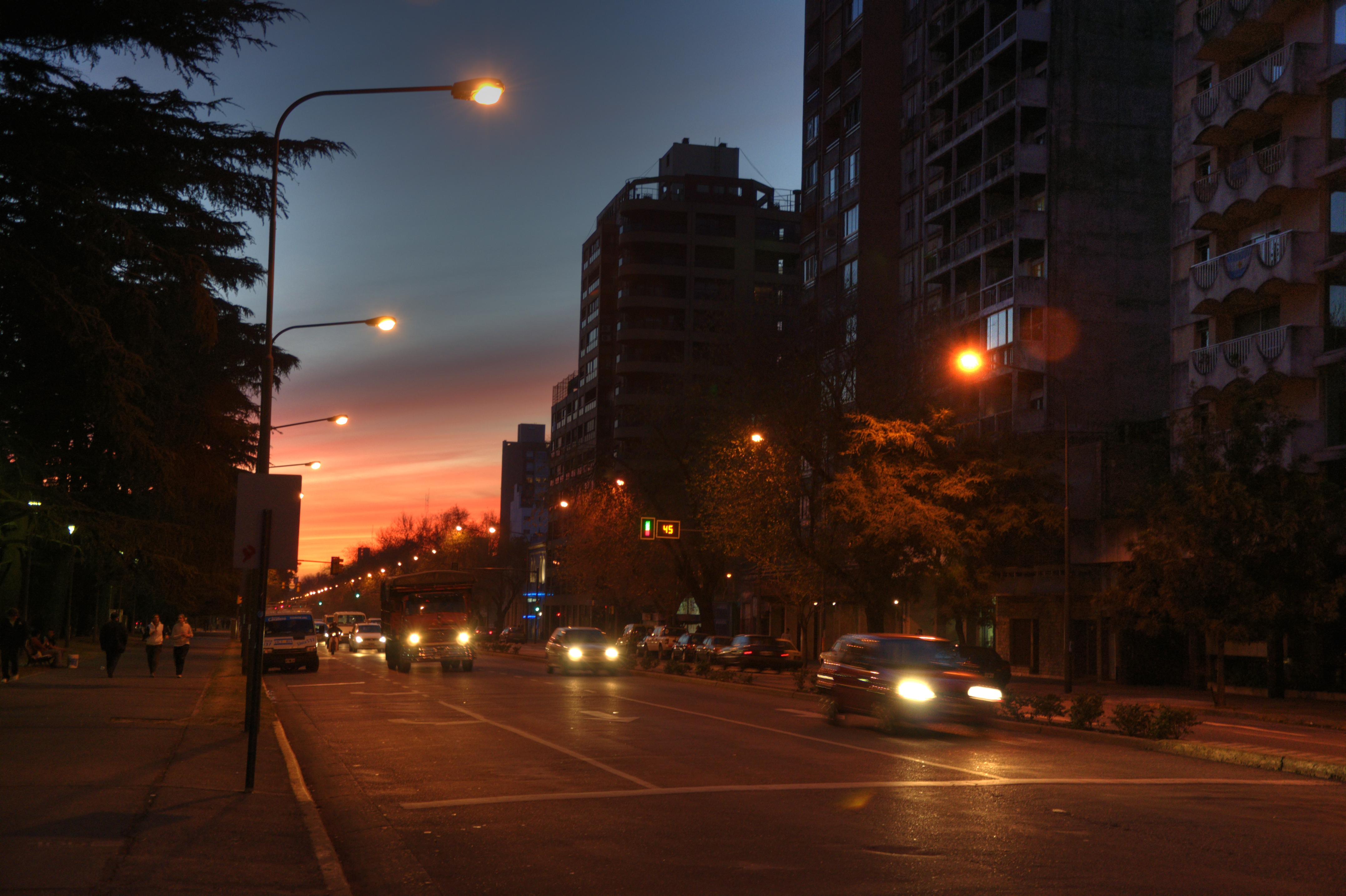 El tráfico en la avenida Pellegrini (1)