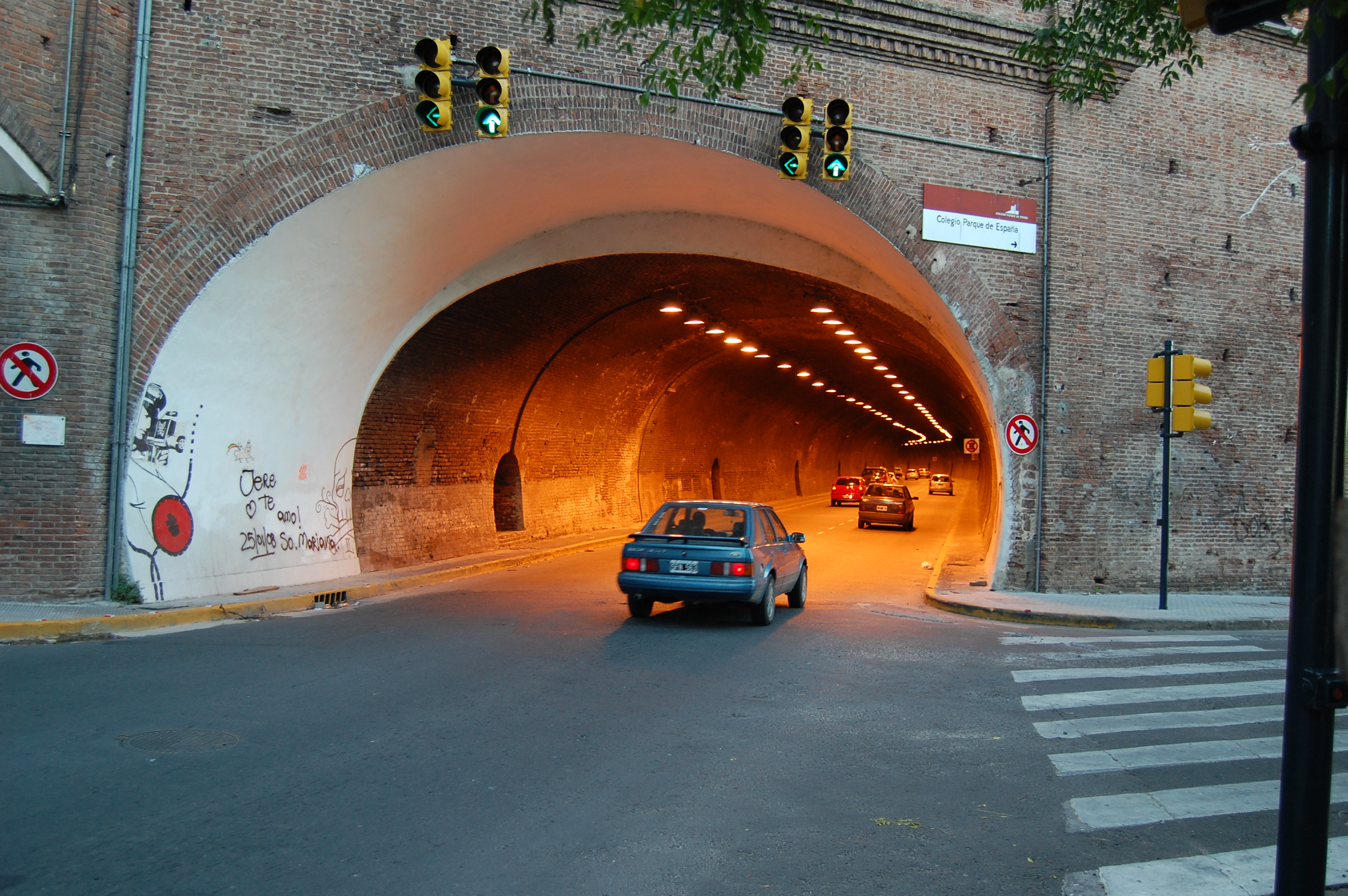 El tunel Arturo Umberto Ilia