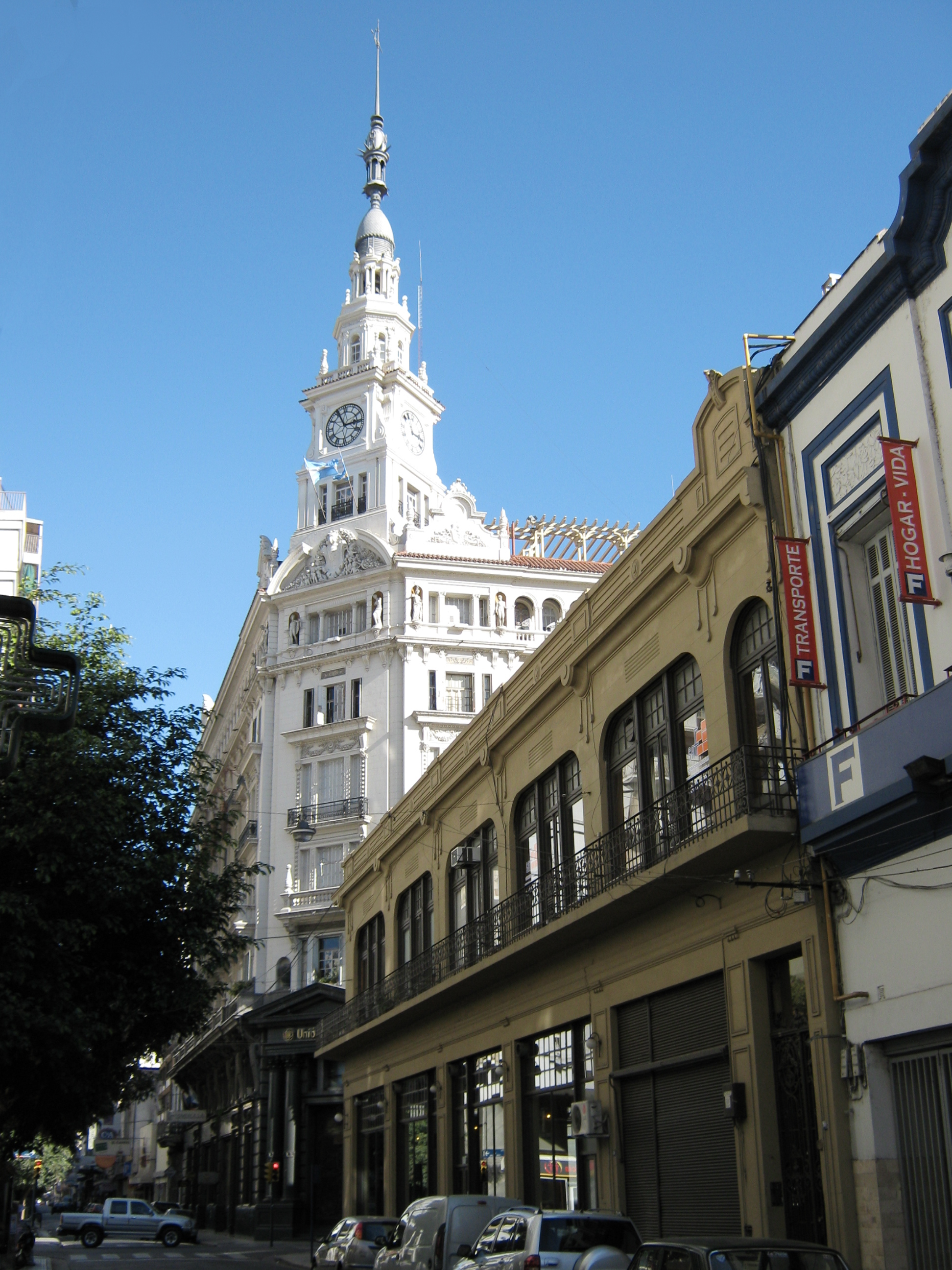Esquina de Santa Fe y Sarmiento (el Palacio Fuentes)