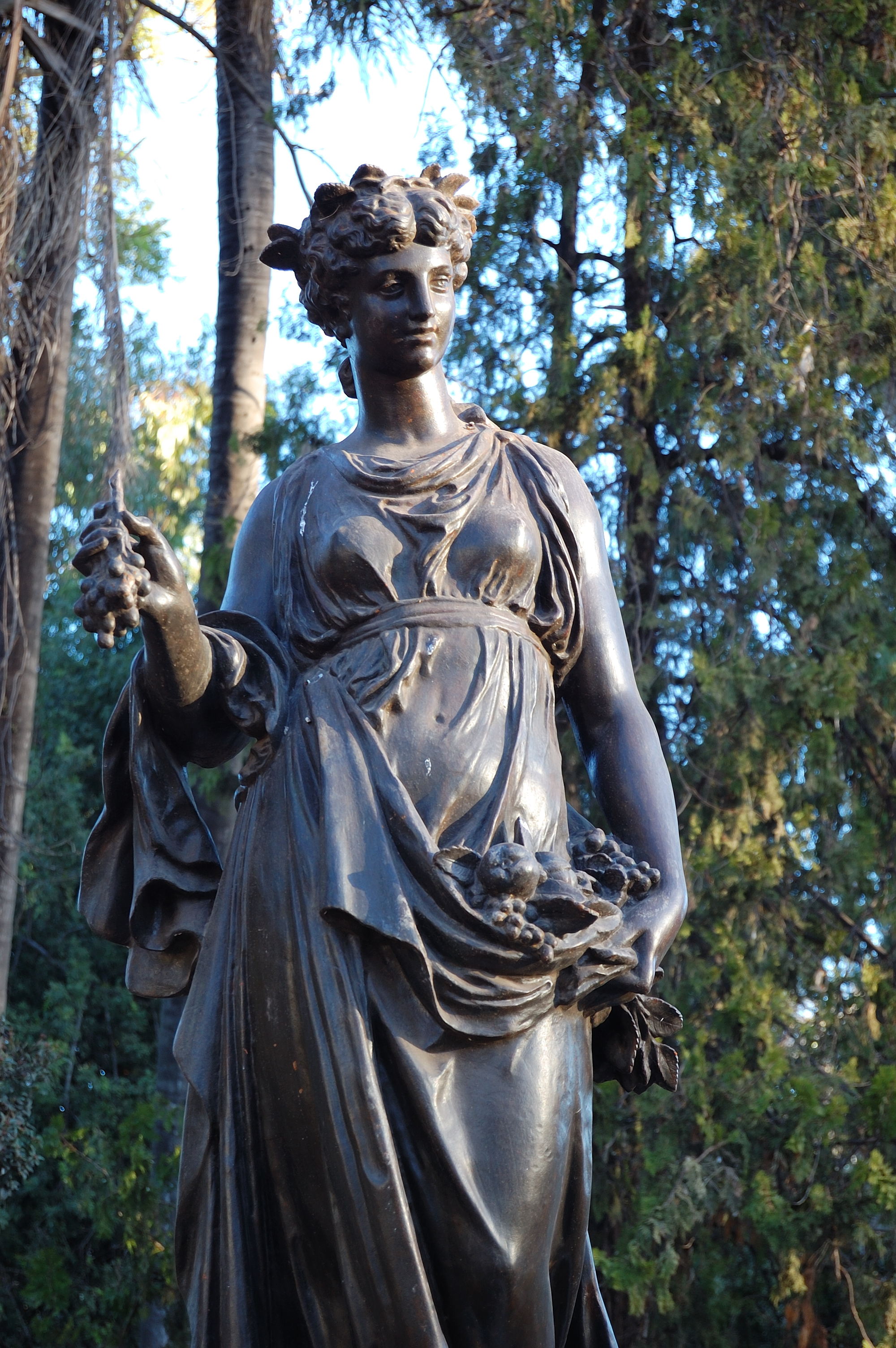 Estatua frente al museo de la ciudad (4)