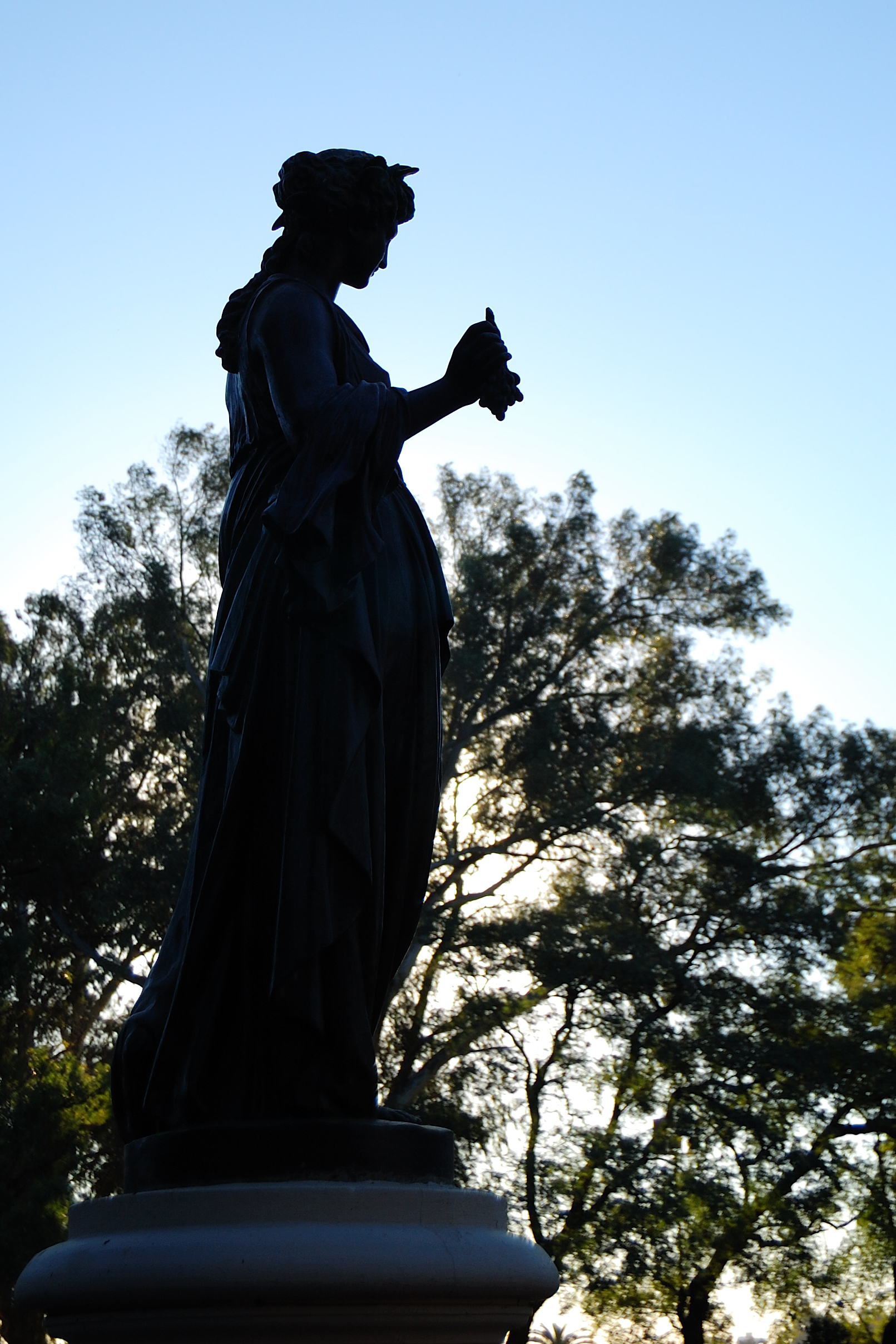 Estatua frente al museo de la ciudad (6)