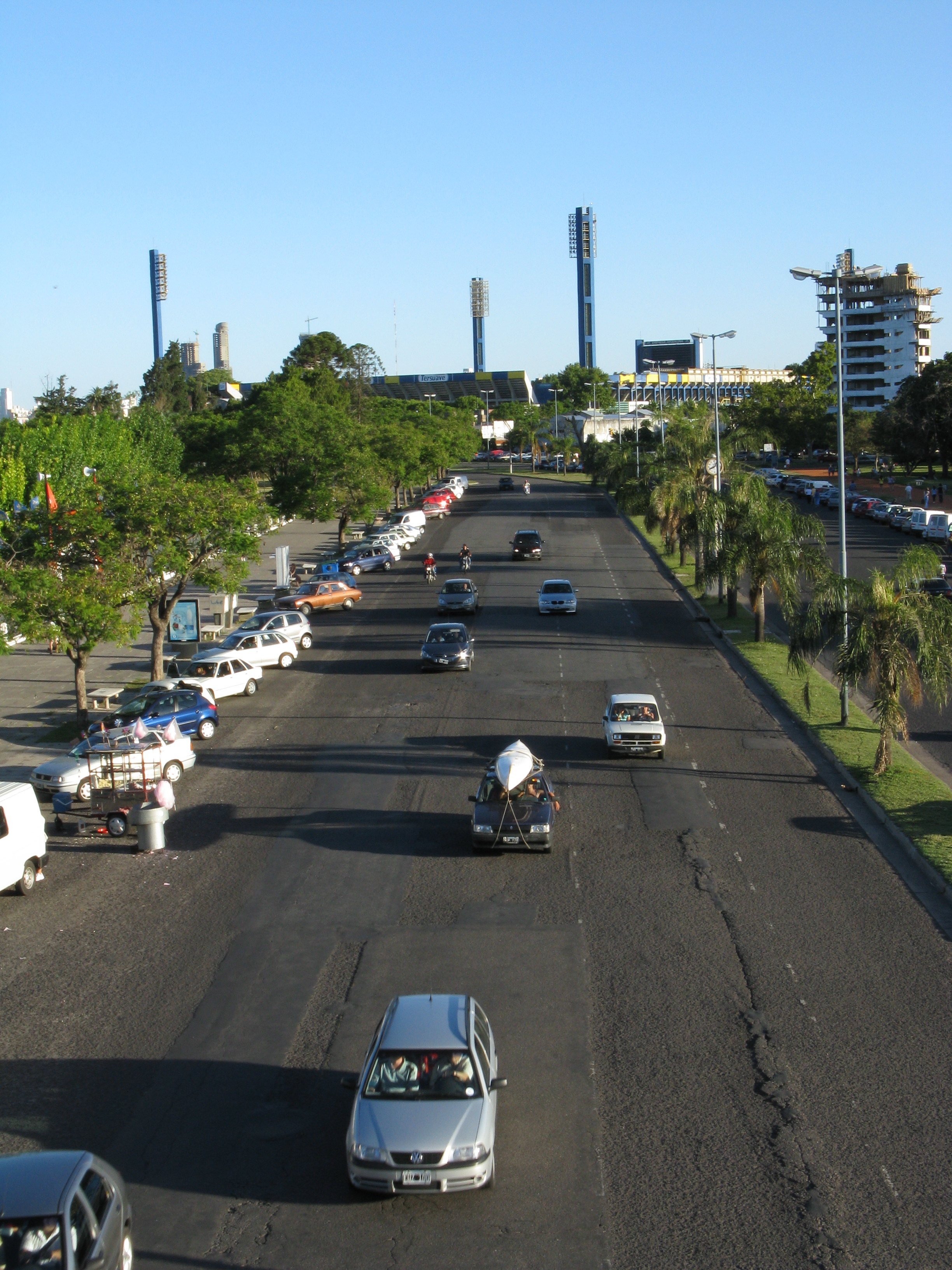 La cancha de Rosario Central vista desde el puente peatonal del Parque Alem