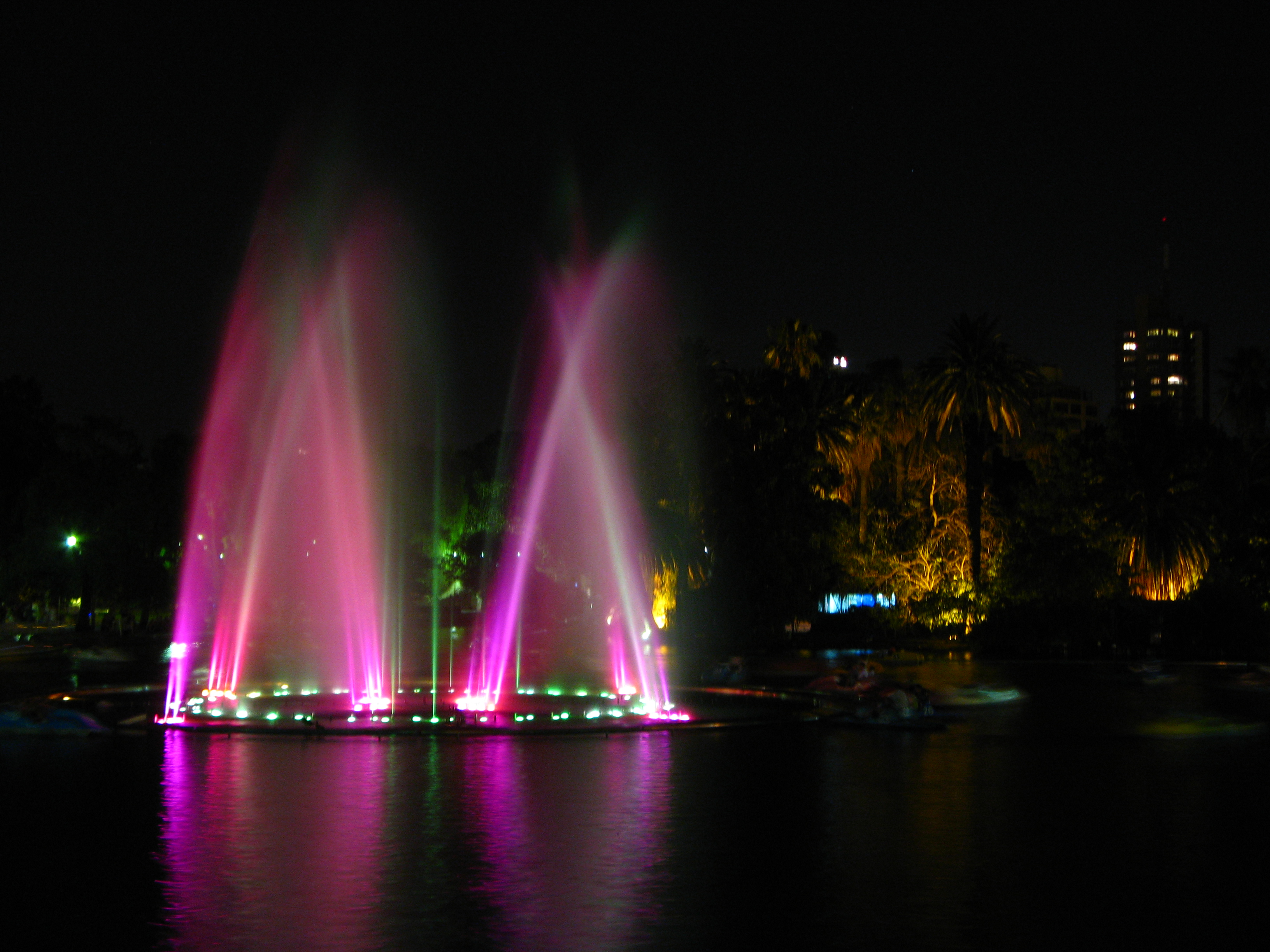 Las aguas danzantes del parque Independencia (1)