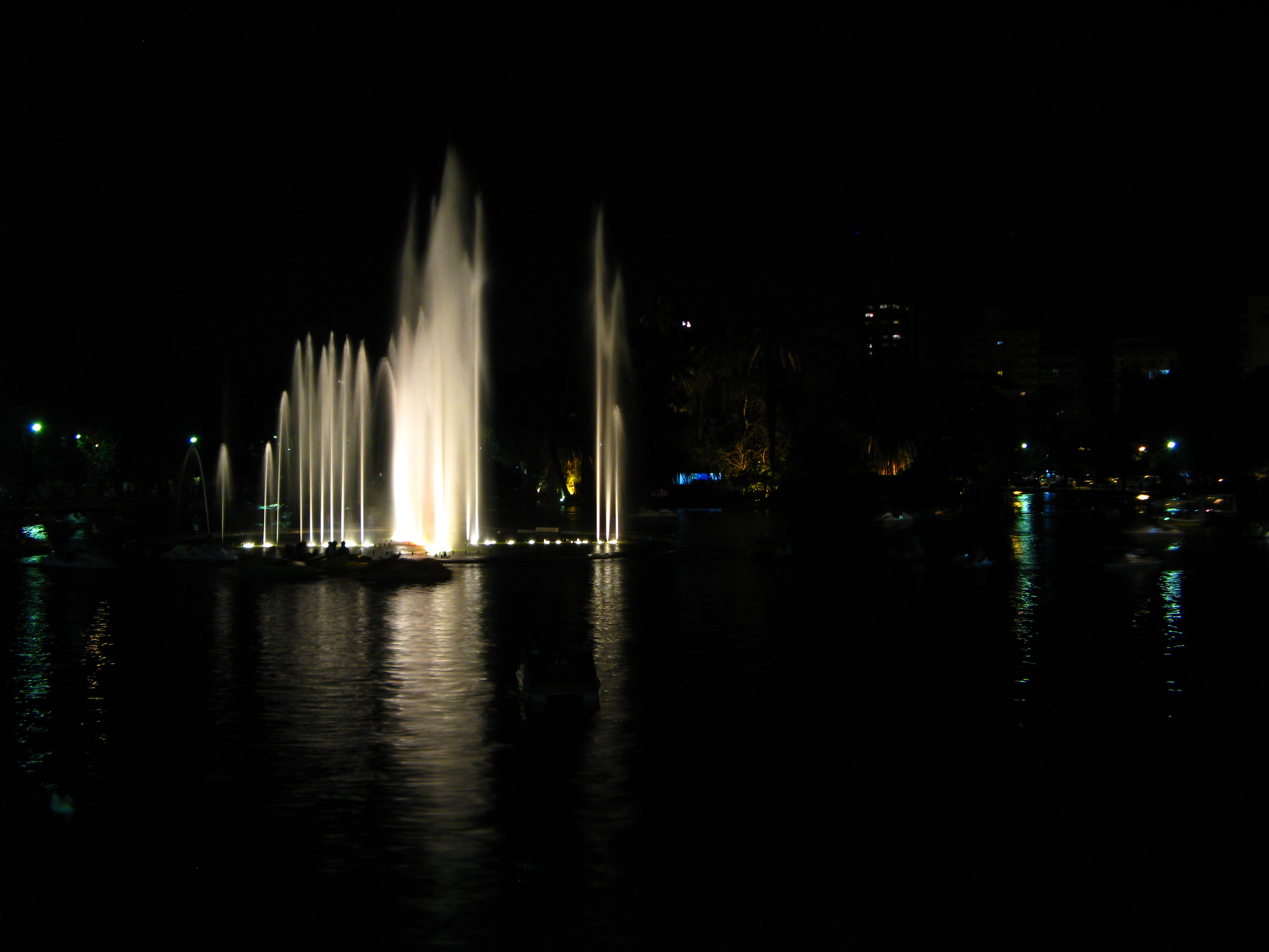 Las aguas danzantes del parque Independencia (2)