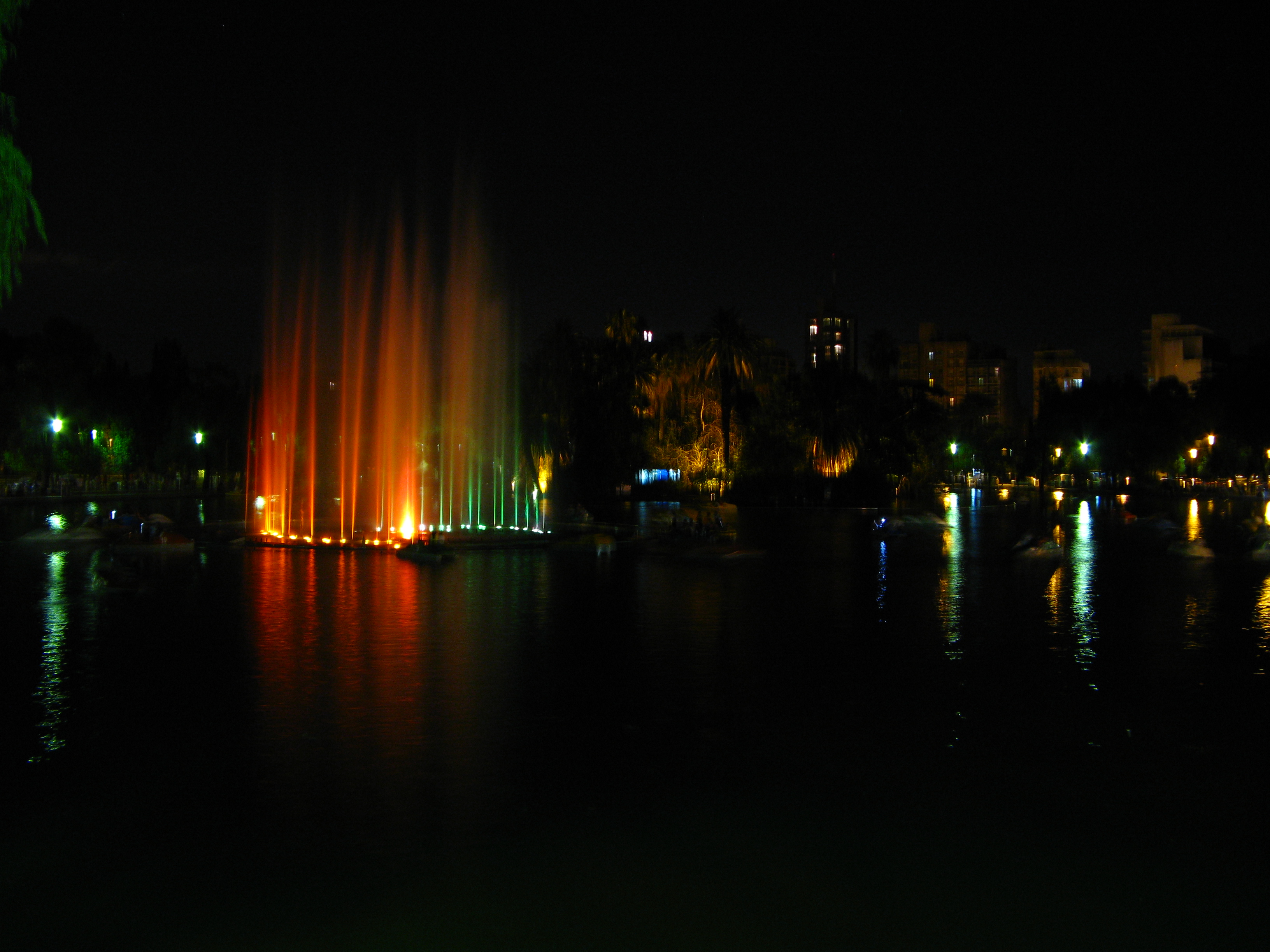 Las aguas danzantes del parque Independencia (3)