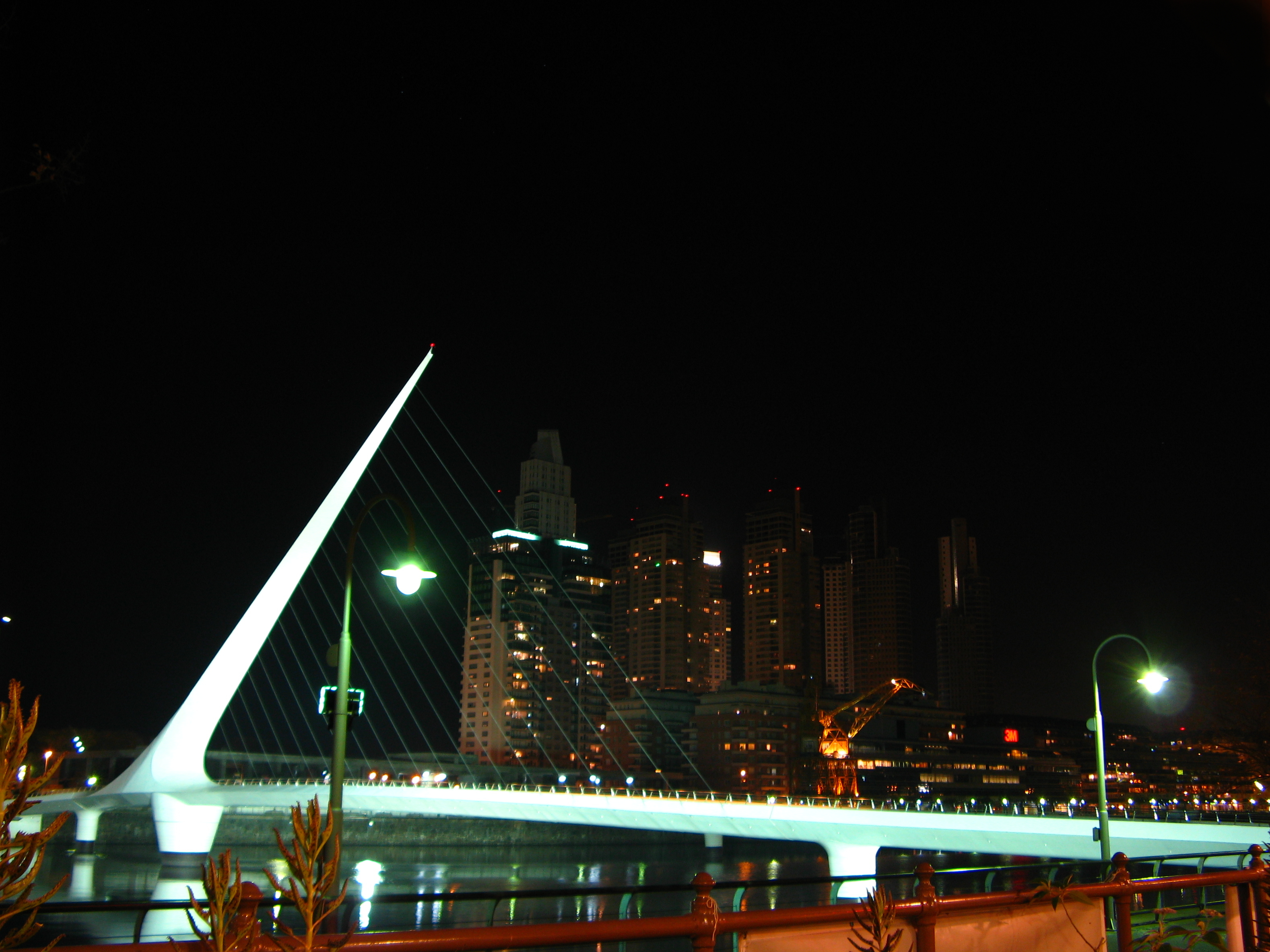 Puerto Madero de noche
