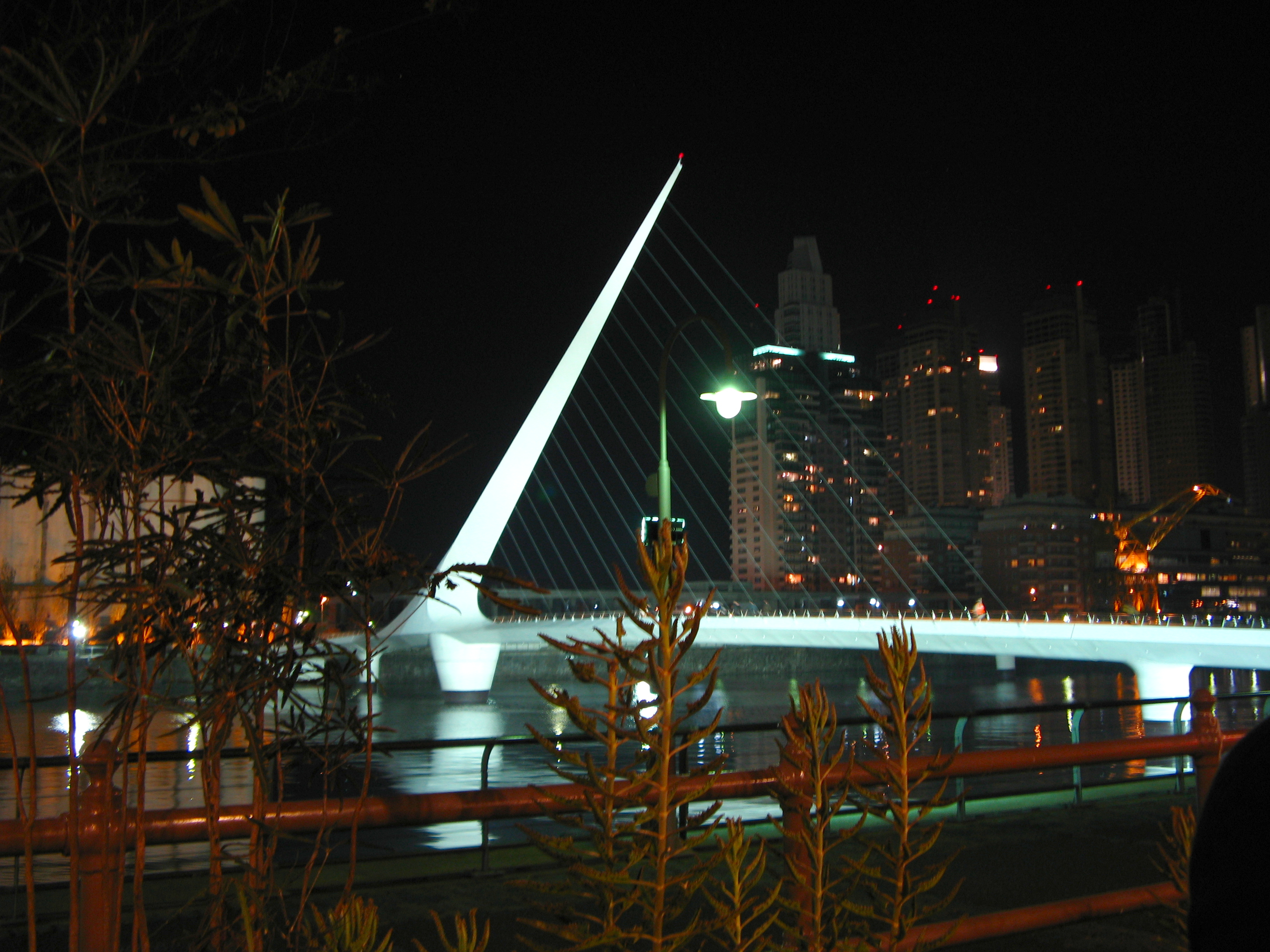 Puerto Madero de noche