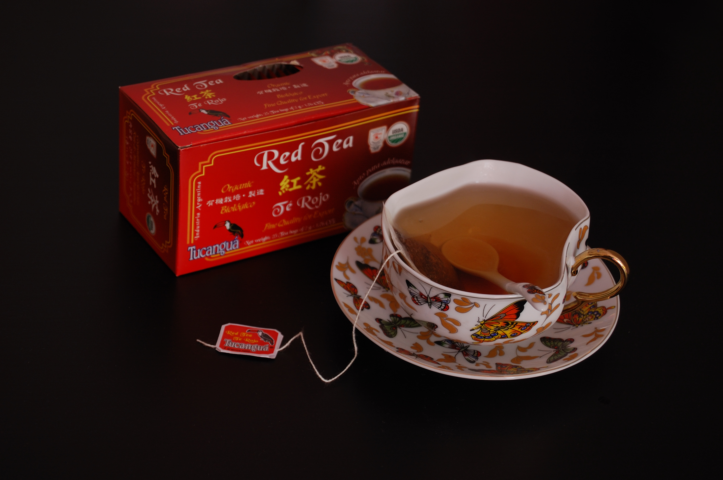 Tacita de té con mariposas