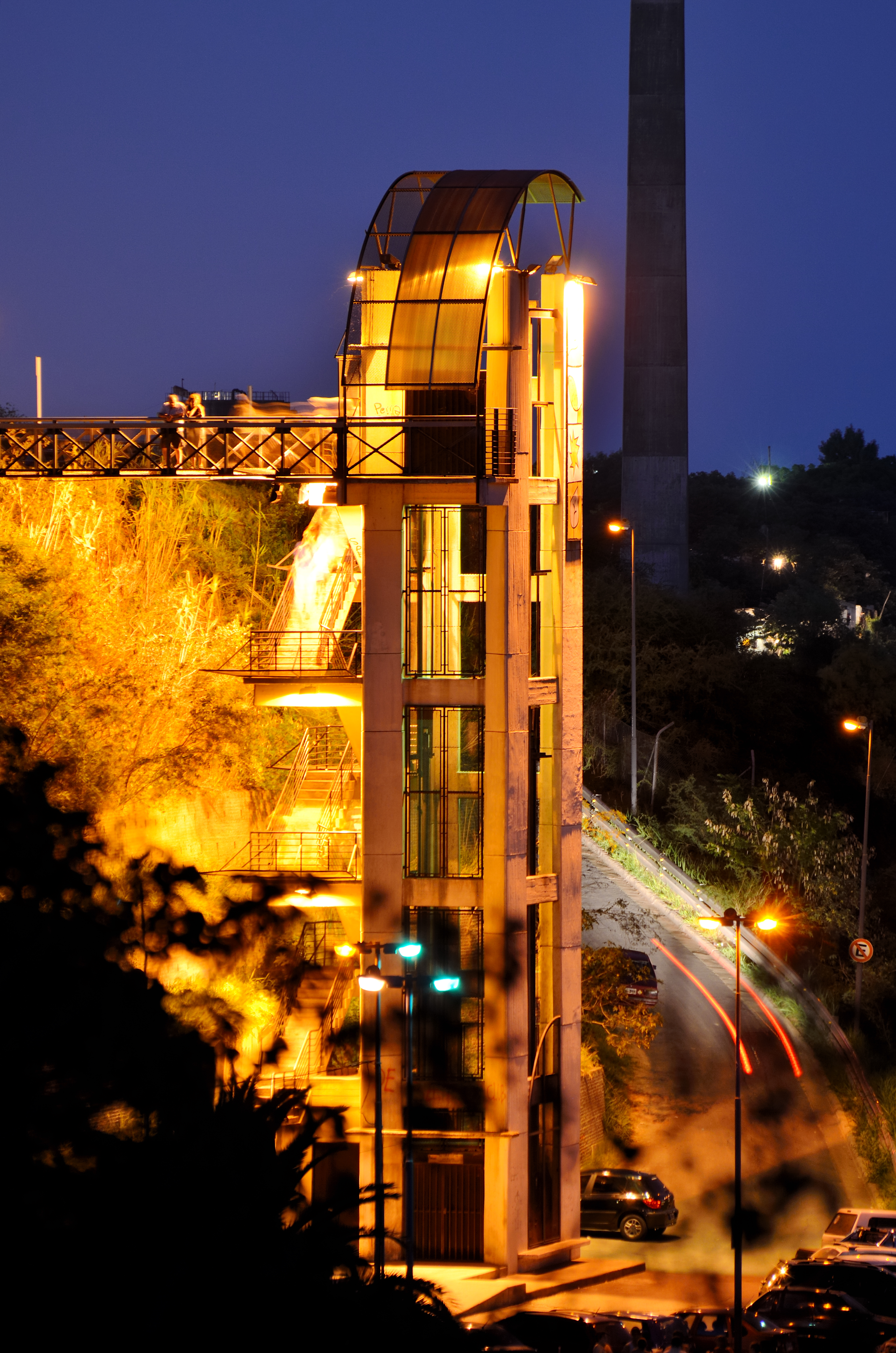 Vista nocturna del mirador